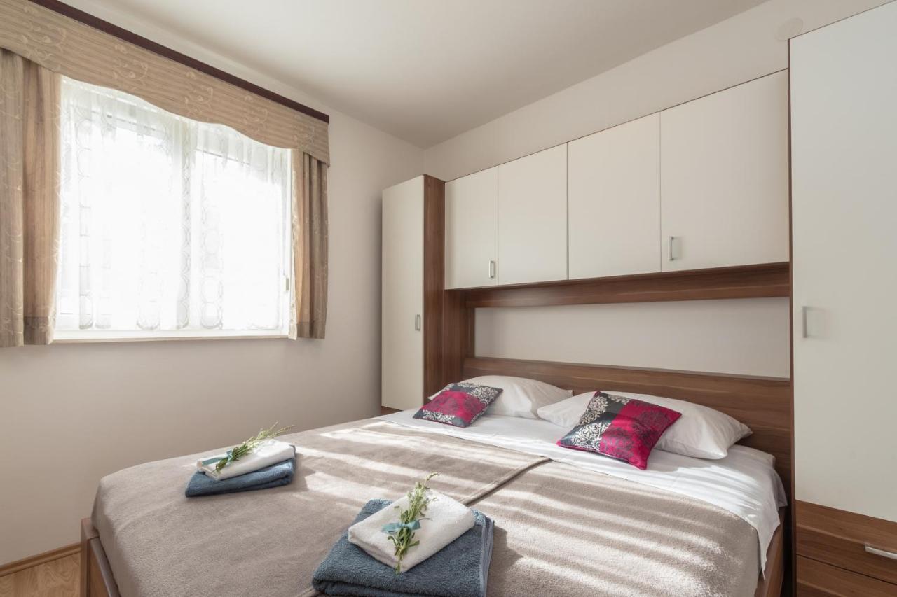 Apartment Carpe Diem ซริกเวนิซา ภายนอก รูปภาพ