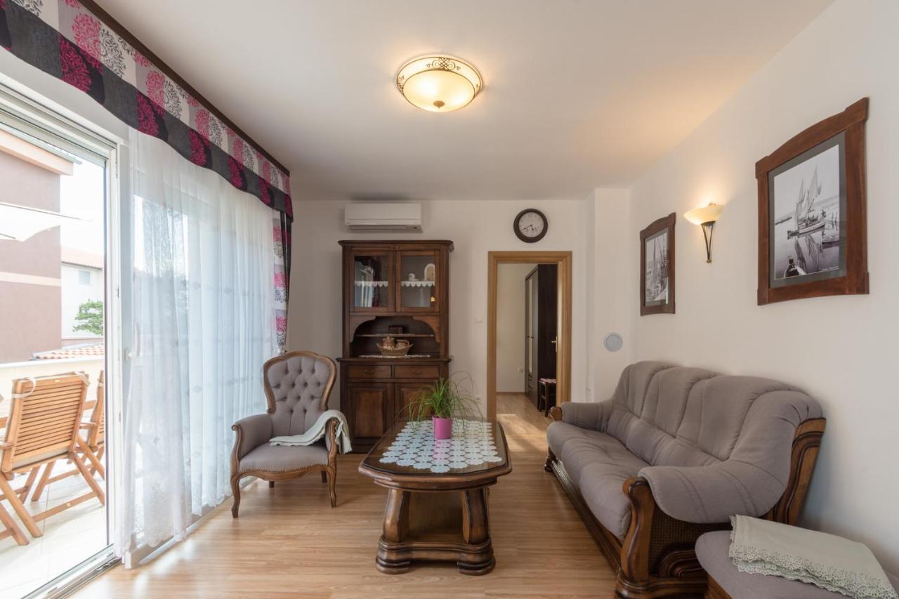Apartment Carpe Diem ซริกเวนิซา ภายนอก รูปภาพ